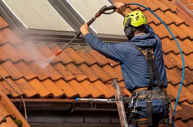 Démoussage et hydrofuge de toiture à Raveau